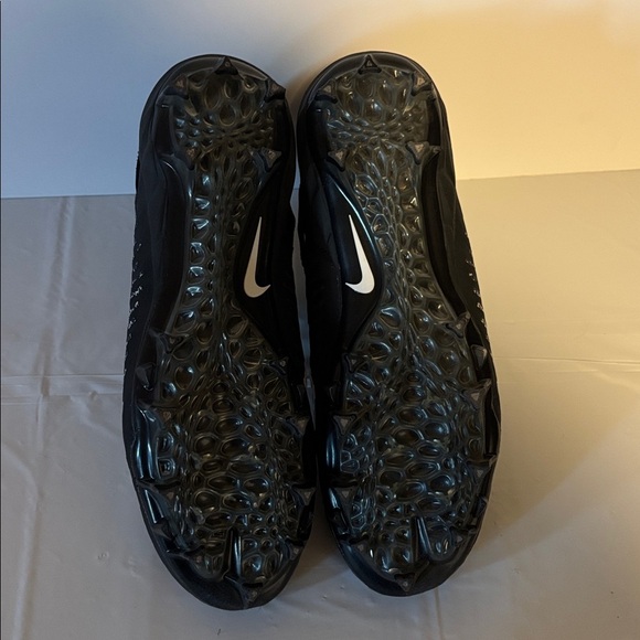 Nike Alpha Black and White Football Cleats Men’s
Size 8.5 - Picture 9 of 9